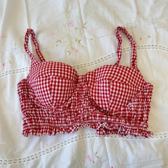 ⚠️❌SOLD⚠️❌Missguided Red Checkered Ruffle Top - Picture 2 of 7